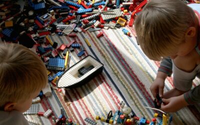 Skididialogi: sisua, ystävyyttä ja Lego-palikoita